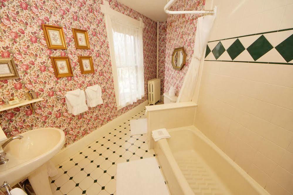 Limerock Inn Rockland Bagian luar foto